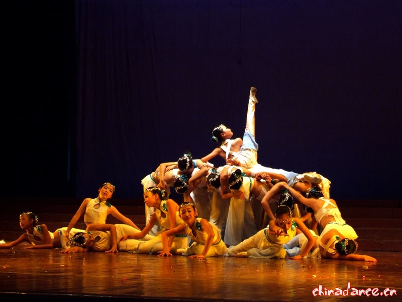 泸州学校艺术节舞蹈精粹（摄影 转：张如翠）03.jpg
