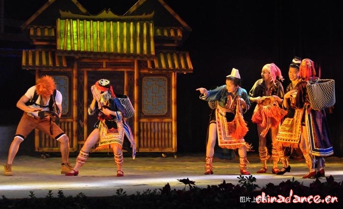 舞蹈《西街瑶韵》到底想宣言什么？？