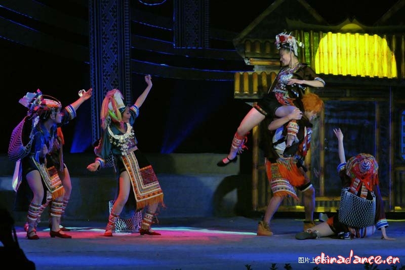 舞蹈《西街瑶韵》到底想宣言什么？？