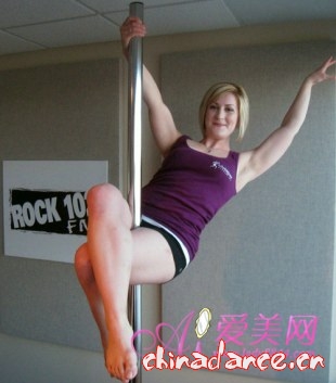 狂野钢管舞 跳出好身材2.jpg