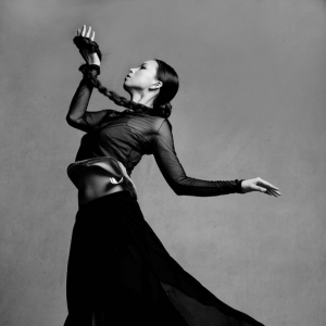 青年舞蹈家李倩 时尚大片展舞蹈神韵（组图）