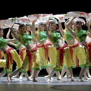 《舞动春色》江西“映山红”歌舞团成立19号首场公演