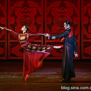 中芭2013加拿大《大红灯笼高高挂》精彩剧照《大红灯笼高高挂》精彩剧照