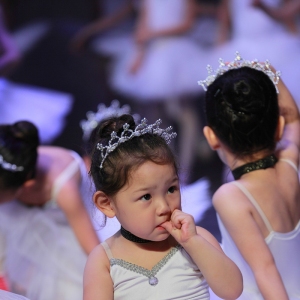 【六一专题】跳芭蕾舞的娃娃们