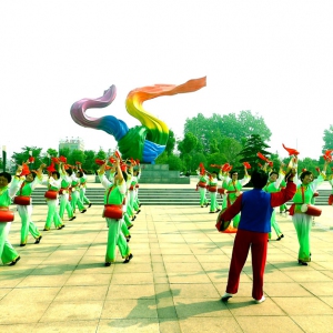 罗斌：我国流行的广场舞主要来自群众自身创造