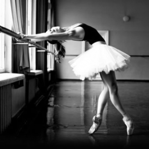 浅谈芭蕾基础训练在形体教学中的作用