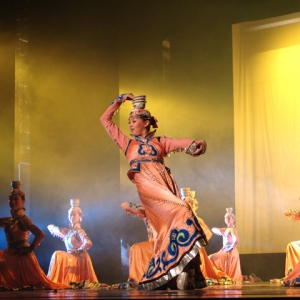 浅谈蒙古族舞蹈的创作艺术