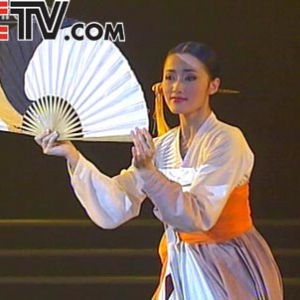 编导张晓梅与作品《扇骨》的台前幕后