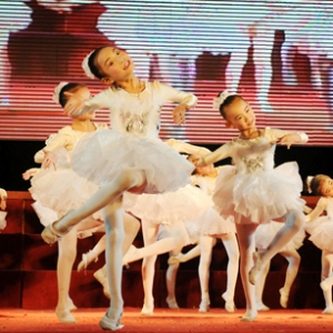 少儿学舞蹈带给孩子的是四大好处