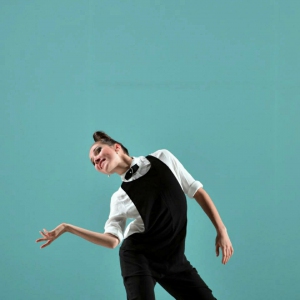 现代舞《不要哭泣》第五届国际舞蹈院校芭蕾舞邀请赛闭幕演出