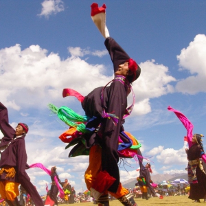 青海玉树藏族民间舞蹈的传承和发展及肢体语言特色