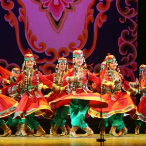 蒙古族民间舞蹈的风格特色