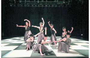 华人李劲松 十年磨一剑自创“武舞”