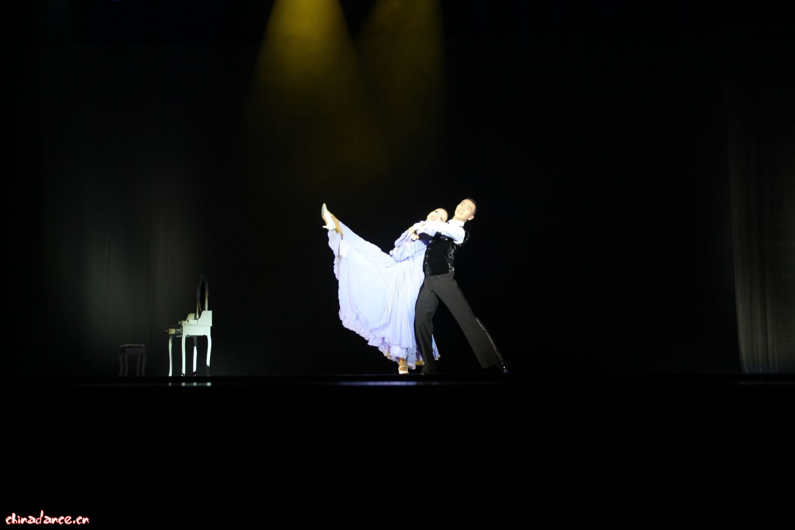 舞蹈系国标舞专业学子在2019世界体育舞蹈公开赛中再获佳绩-河北艺术职业学院文化舞蹈系