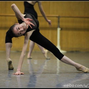 【高校期末舞蹈考试】解放军艺术学院舞蹈学本科13级专业课考试