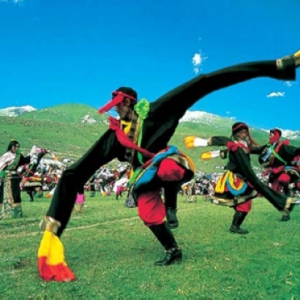 西藏民间舞蹈：走向现代 走向大众