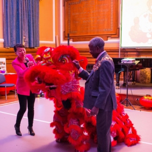 推广中国语言和文化 伦敦孔子学院举行羊年春晚（组图）