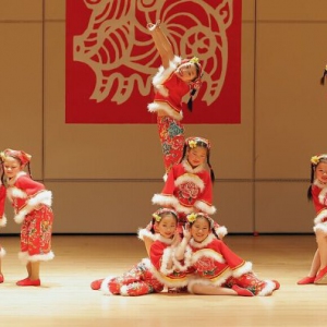 家长不得不看：孩子过早狂舞或致脊椎变形