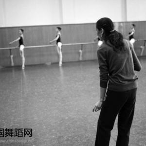 如何做一名合格优秀舞蹈教师？