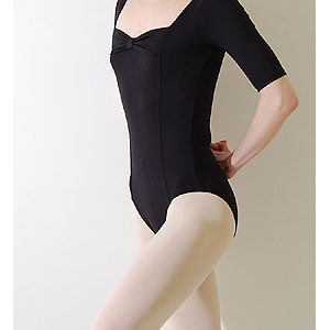 简单的介绍芭蕾练功服的选择方法