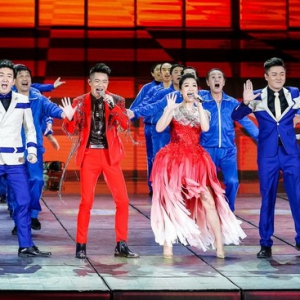“最炫小苹果”出统一舞步 12套广场舞将全国推出
