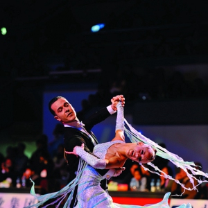 一招一式皆为情 ——真情实感是艺术表演舞创作的基石