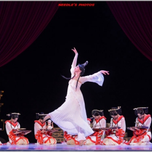 舞蹈是跳出来的不是理论出来的