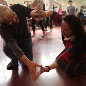 荷兰舞蹈治疗师Zvika Frank：女性解压适合用“舞蹈治疗“