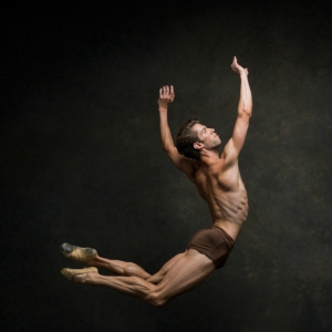 舞者怎样练习弹跳力？