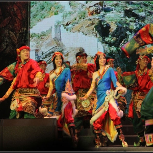 民族民间舞蹈--藏族舞蹈的特点分析（视频）