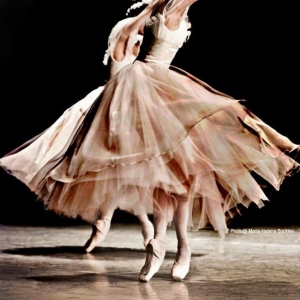 【致芭蕾舞者】像云一样柔软，像风一样轻