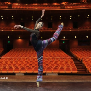 【精美图文】要么舞蹈，要么读书，身体和灵魂必须有一个在路上