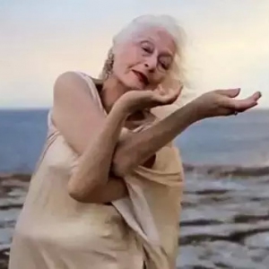 澳洲100岁舞蹈女神 是全世界最美的老人！