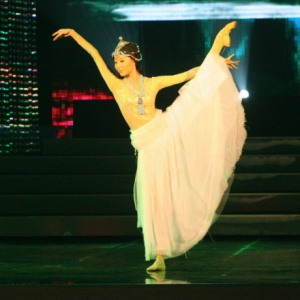 舞剧《红河谷》第三幕之丹珠天浴（刘岩主演 视频）