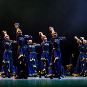 【每日一舞】北京舞蹈学院蒙族舞蹈《天上草原》霸气草原女王在起舞！