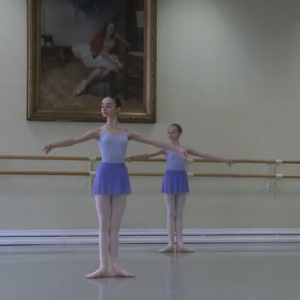 2015年瓦岗诺娃芭蕾学校4年级女生班古典芭蕾考试（视频）