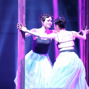 【每日一舞】女子现代双人舞《镜中人之你本来就很美》唐诗逸/梁岱青