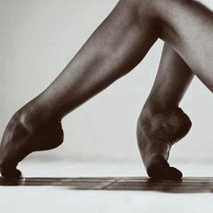 传统压脚背的方法