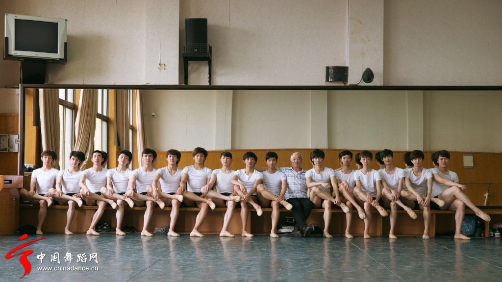 近日,来自浙江师范大学音乐表演(舞蹈)的毕业生们就拍摄了一组十分
