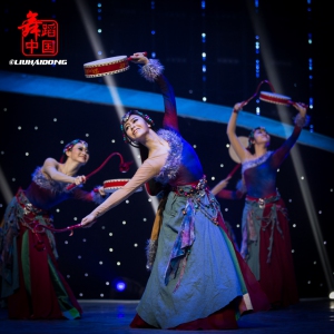 【每日一舞·毕业大戏】上戏舞蹈学院2011级傣族、藏族、蒙族舞蹈组合