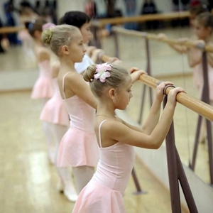 如何让孩子保持优美的舞蹈姿态