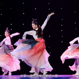 【每日一舞】女子朝鲜族舞蹈《乡之韵》浓浓的思乡奋斗之心！