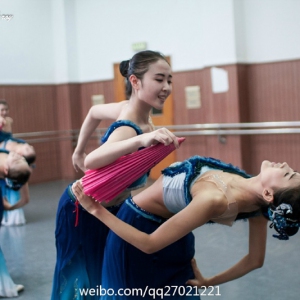 致那些年一起在舞蹈房练功的校园好闺蜜！