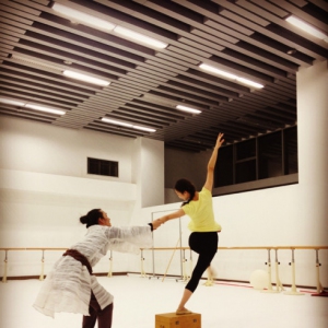 中国歌舞剧院舞者排练挥洒汗水（组图）