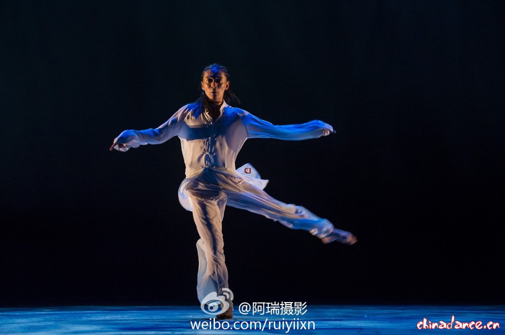 北京舞蹈学院青年舞团作品胧月农历随记首演精彩剧照