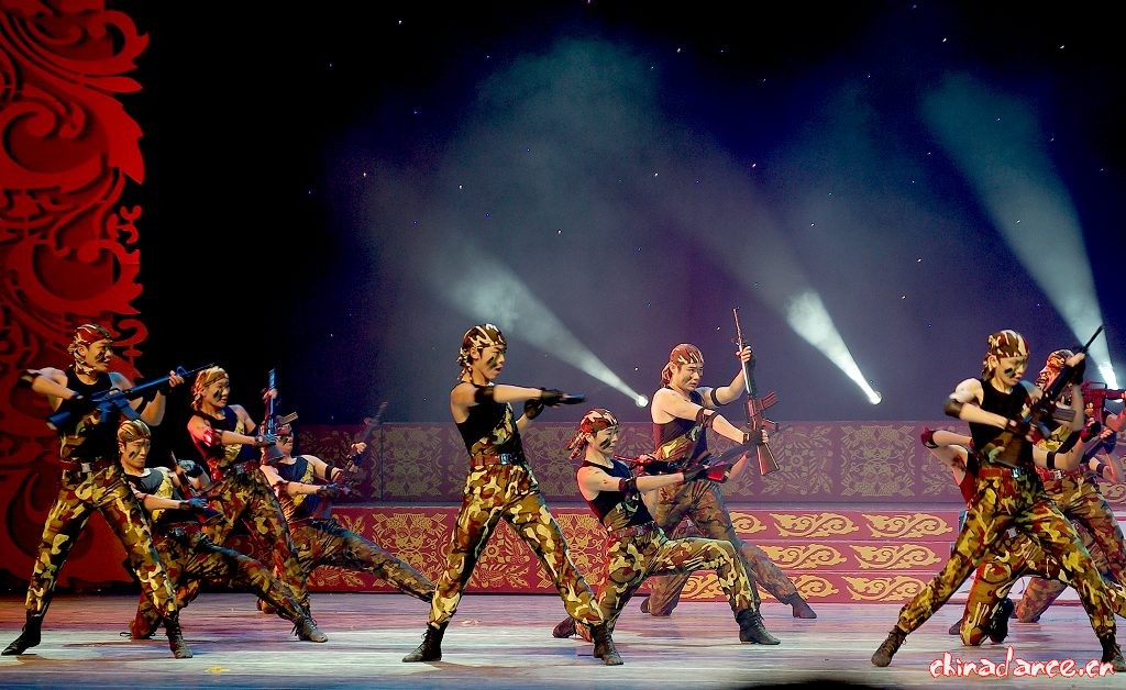 济南前卫歌舞团图片