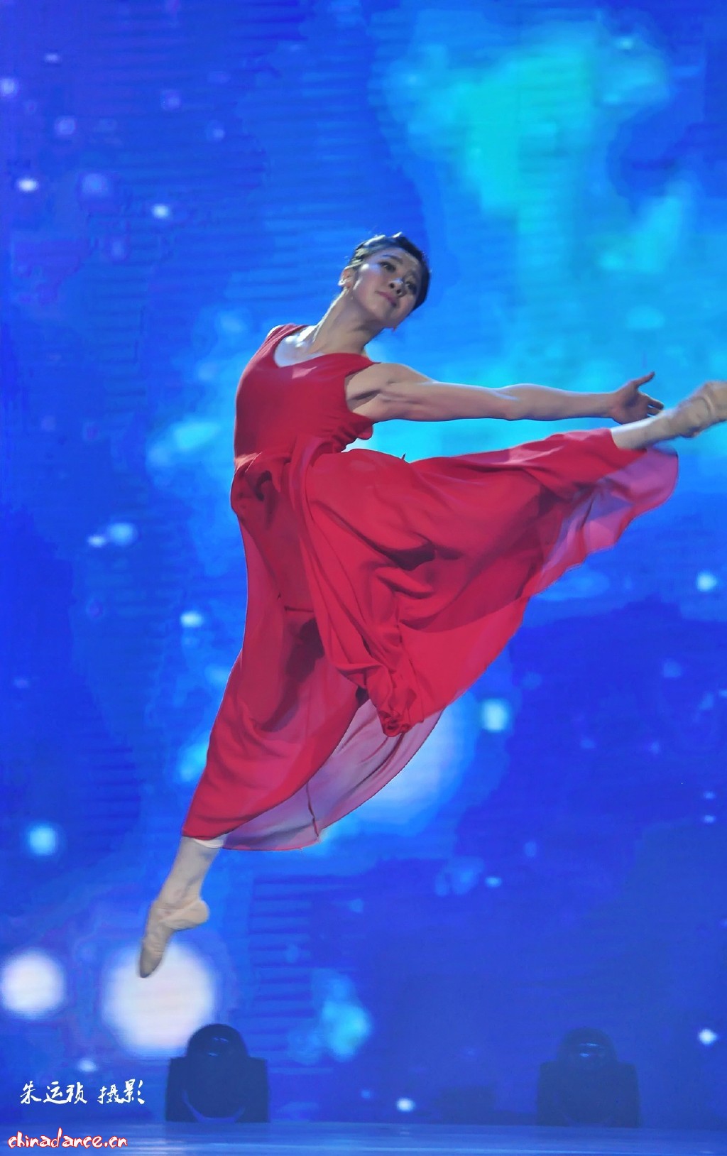 中美舞林对抗赛唐诗逸红女子现代舞蹈